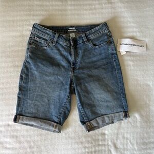 Amazon Essentials Women's Mid-Rise Stretchy Slim Fit Denim Bermuda Shorts Size 8